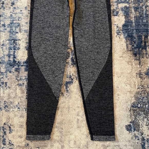 NWT Women’s PINK Seamless Workout Tights - Picture 4 of 8